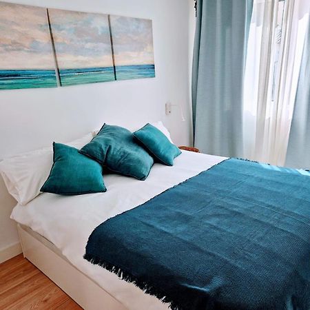 Playa Carihuela By Hdc Apartments Torremolinos Exterior photo
