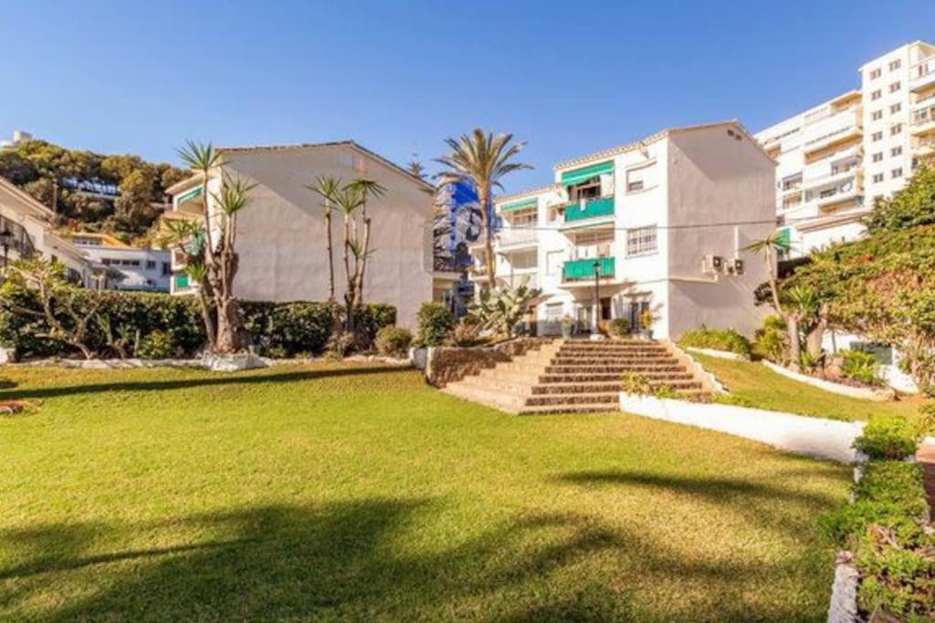 Playa Carihuela By Hdc Apartments Torremolinos Exterior photo
